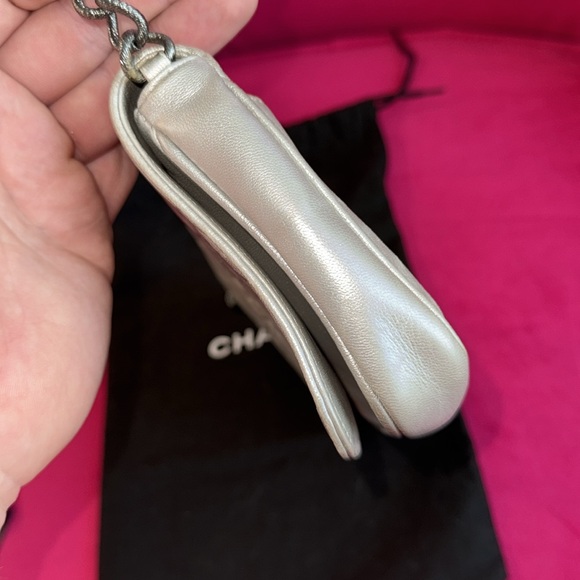 Chanel Floral Embossed Silver Shoulder Bag - Picture 5 of 13